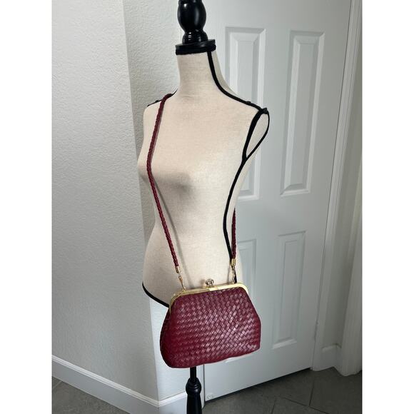Talbots Gold Ball Kiss lock Closure Red Weave Clutch Crossbody Bag. - Picture 9 of 15